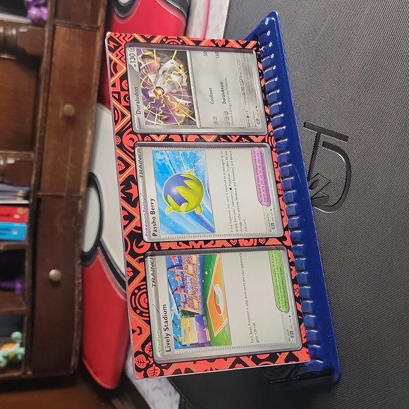 Pokemon card display - Picture 4 of 4
